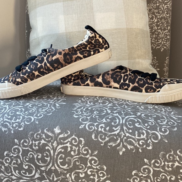 Tretorn slip on sneakers. Cute leopard print. Size 7. Worn twice. - Picture 8 of 8